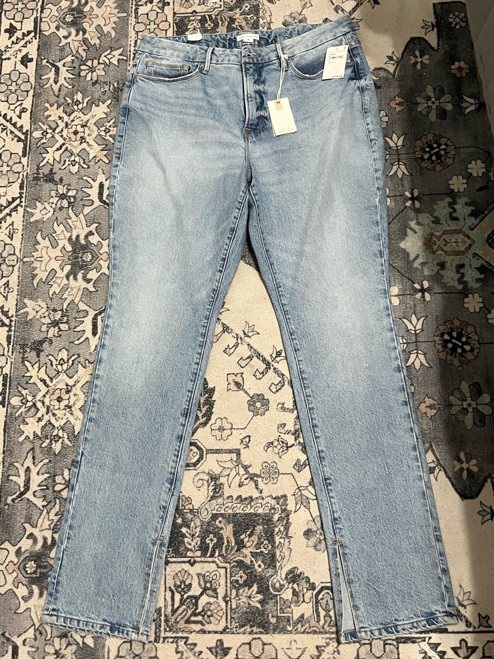 NWT Good American light Wash Women's Straight-Leg Jeans with slits